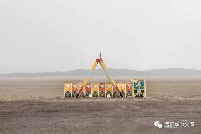 世界上最诡异的公交车站 好怕上车就会穿越