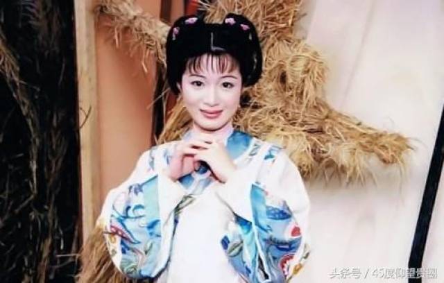 关咏荷,江华主演的《苗翠花》中的女二号李小环.