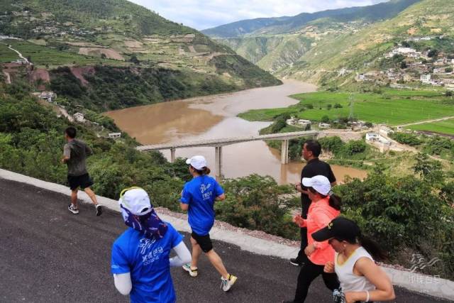 秘境百马跑过兔峨乡,穿越澜沧江大峡谷