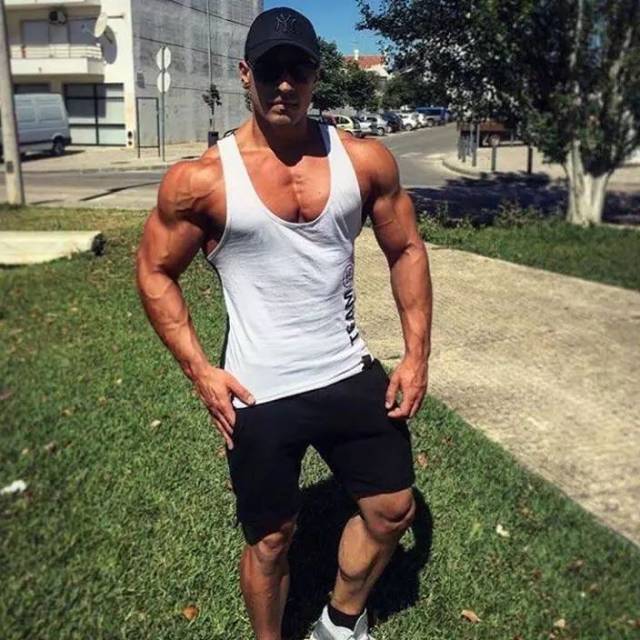 多少斤可以练胸肌 a59d519830be4dfda4aaf7ac3ada87a6.jpeg