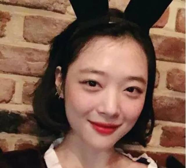 杂志|告诉你雪莉是怎么有勇气深夜直播发呆流泪的