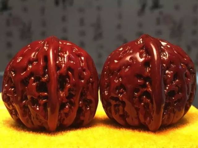 上次那对玩了20年的老核桃,是假的?!| 文玩Daily