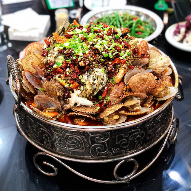 济南美食推荐,宴遇王城海鲜烧烤就是不一样!