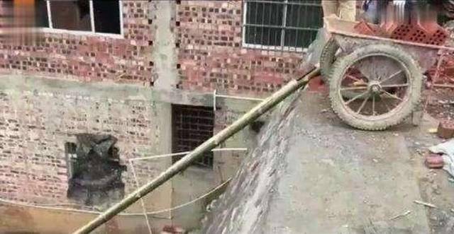 最近,有一句话成为了流行的网络用语,那就是:"不聊了,我要去搬砖了.