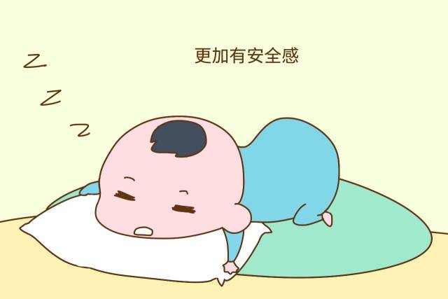 2. 趴着睡觉,可以锻炼孩子的大肌肉群,让孩子尽早学会抬头.