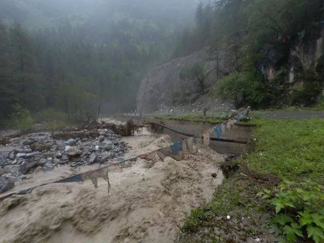 连续暴雨,四川地灾橙色预警区域扩大!九寨沟景区多处发生山洪,泥石流