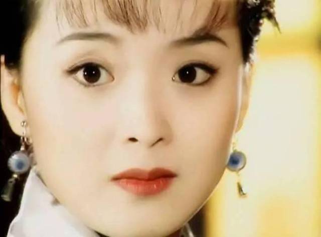 还珠格格晴儿和紫薇同时嫁尔康3个原因注定晴儿只能是小妾