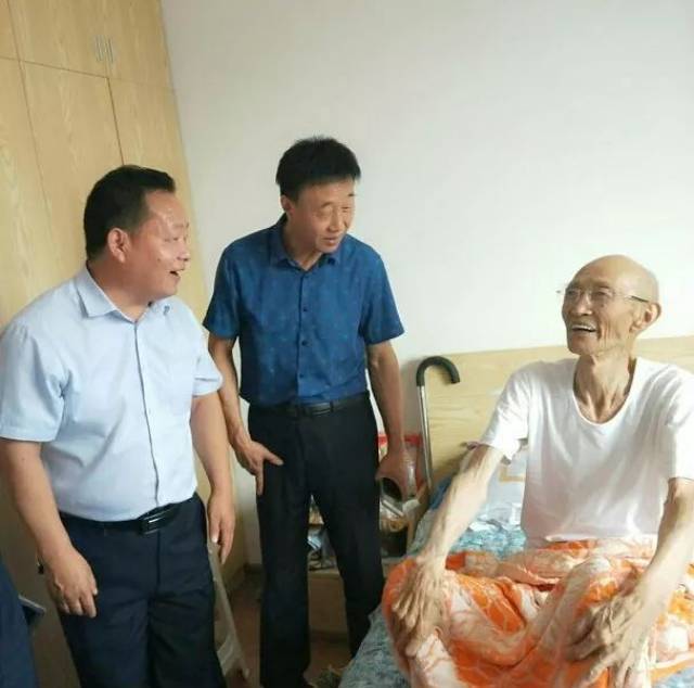 王俊校会长带领理事长赵小七,秘书长李庆亮,常务副会长姚永波,马建立