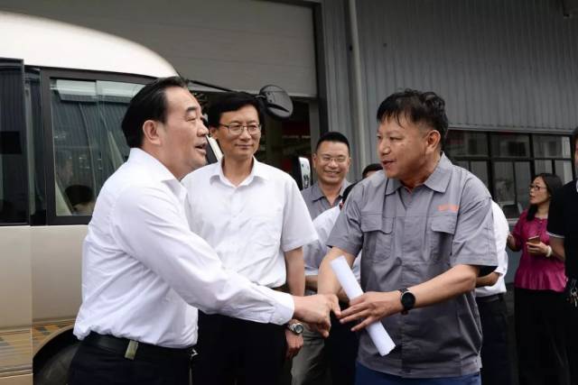 徐州市委书记周铁根调研金彭 鼓励做大做强新能源汽车