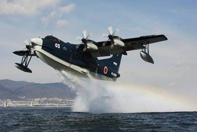 日本us-2水上飞机起飞