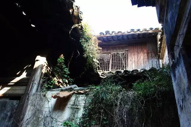 堂里古村