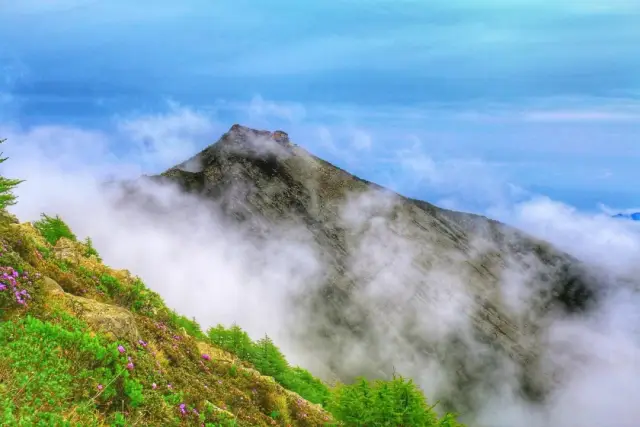 秦岭山脉第一最高,云在脚下雾在飘之太白