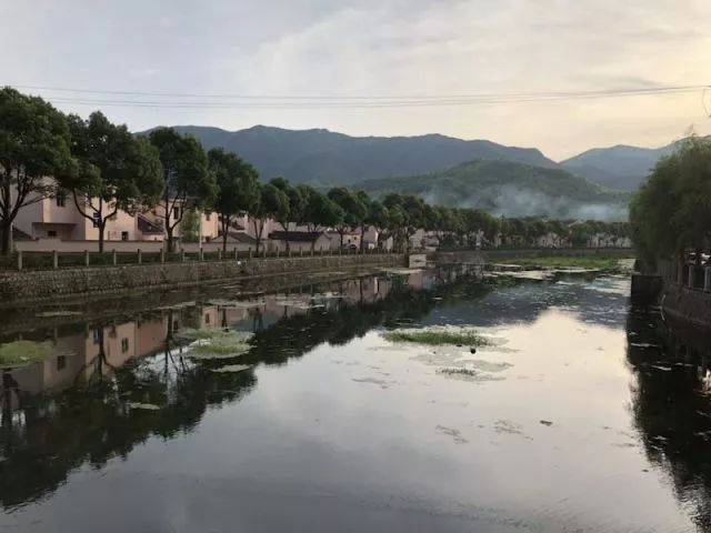 "四好农村路"百乡千村行 丨余姚横坎头村迈入红色旅游