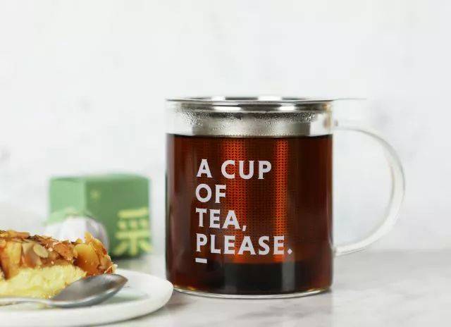 至于上面的英文标注为什么是: "a cup of tea, please"呢?