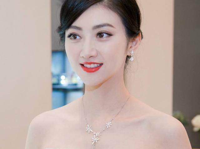 娱乐圈,十大漂亮"女星",你对谁情有独钟?