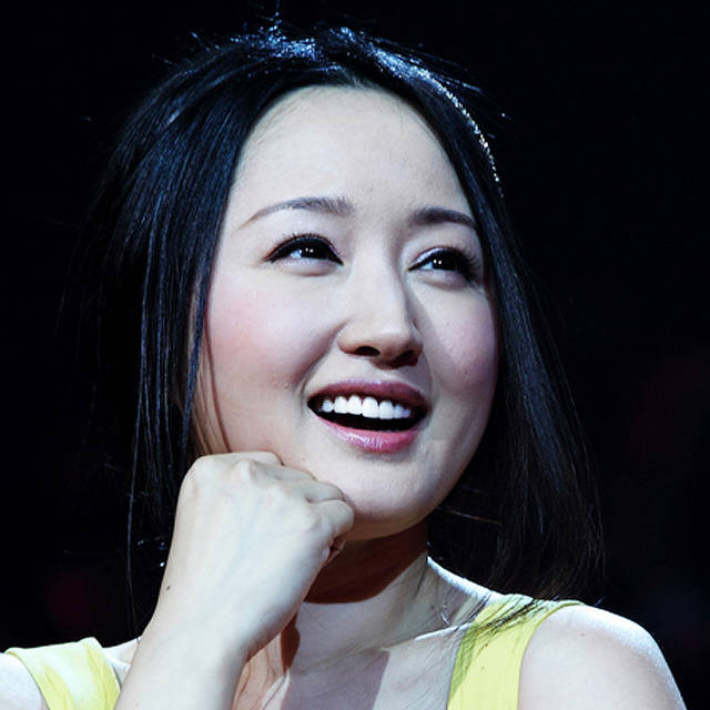 杨钰莹一组五年前高清脸部特写大图,未修图状态下依然