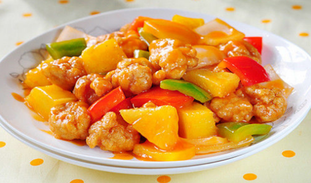 菠萝古老肉正宗的做法,肉块一定要这样炸,做出