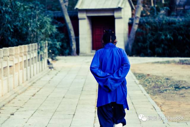 杜月笙找道士算命,看到这14个字后,吓得大惊失色