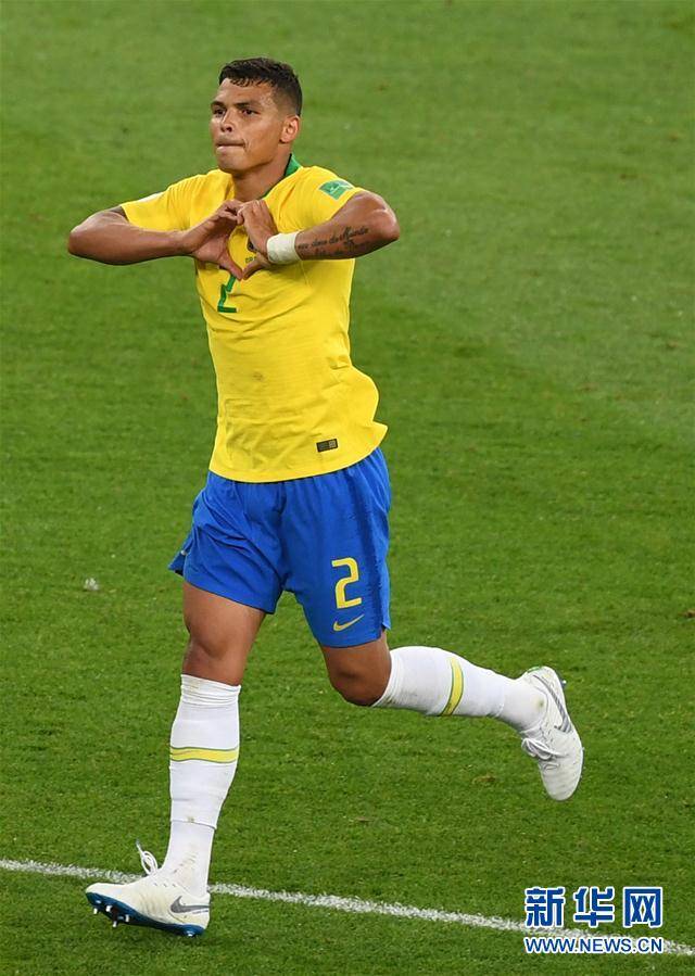 e组:巴西队蒂·席尔瓦进球