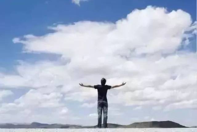 越早想清楚自己的世界观,价值观和人生观,就越可能活成自己想活的样子