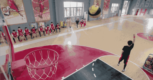 从《恶魔少爷别吻我》到《热血狂篮》,邢菲值得pick的