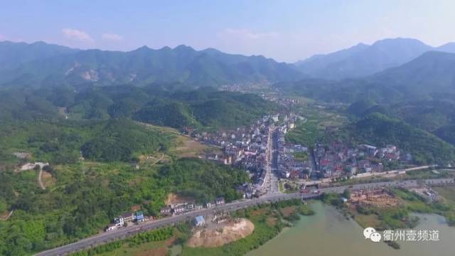 这两天,开化县马金镇霞山村的村民郑祥福刚刚批下了一块新宅基地图片