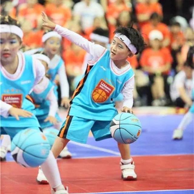 华蒙星西樵镇第一届“篮上见”幼儿篮球赛,周末约定你!