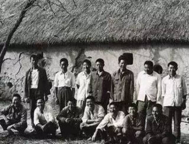 1978年,小岗村的部分村民合影.