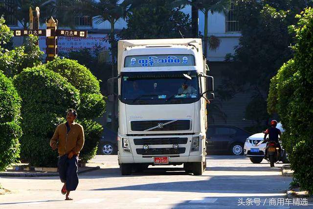 连daf xf超大驾驶室都有 瑞丽口岸看缅甸卡车亮点多