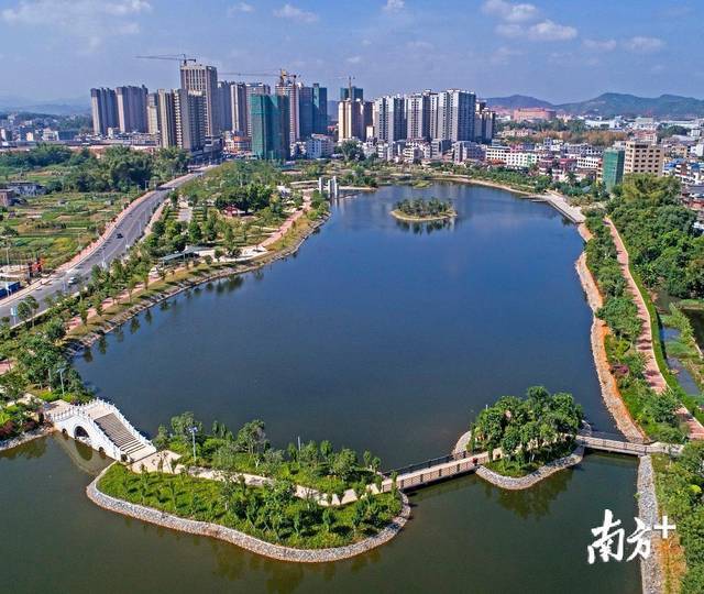 "曾永祥表示,丰顺县是客潮文化交流县,将立足梅州,面向潮汕,包容开放