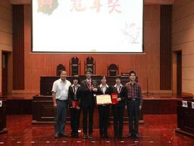 文科生最青睐的4门专业,毕业最适合考公务员,