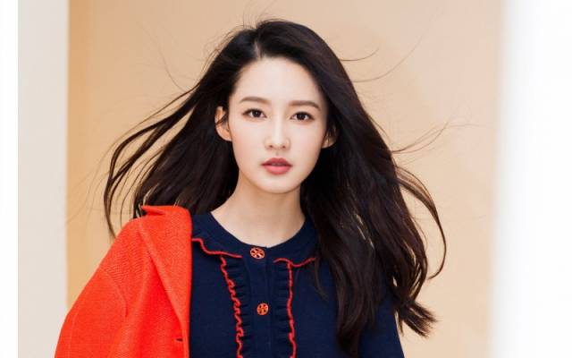 李沁新剧合作肖战王大陆,网友直呼:还是和窦骁最配!