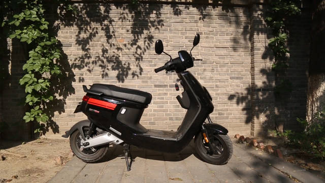 前不久牛电科技在巴黎卢浮宫正式发布了新品电动车 m  pro,在新品上市