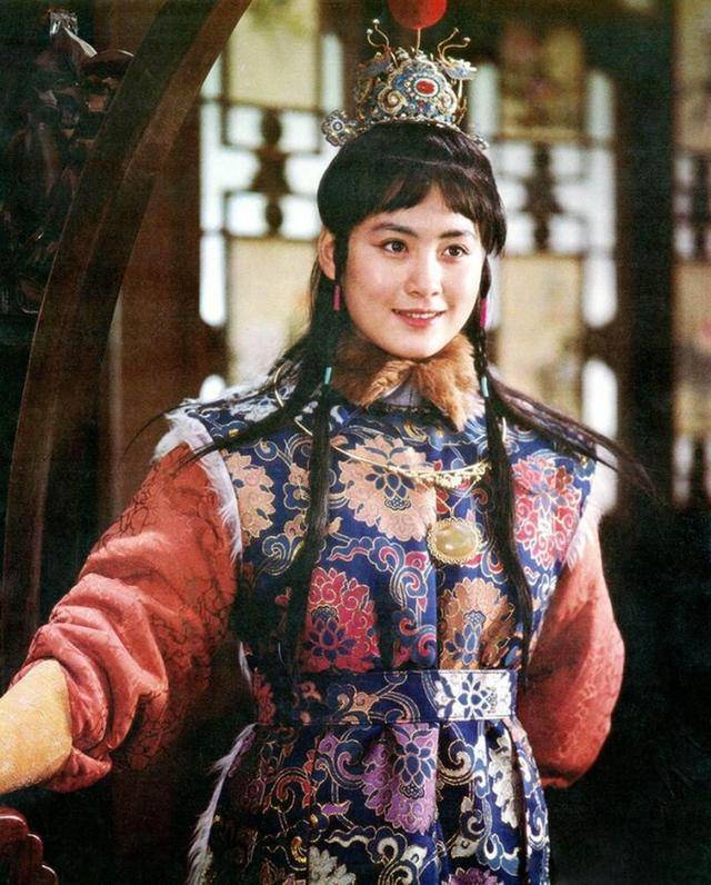 18岁反串贾宝玉走红,30岁嫁大三岁演员,如今身材变形无人知