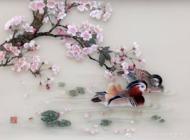 她终于把苏绣技艺练得炉火纯青 比如1998年 《沉思》作为姚建萍的第一