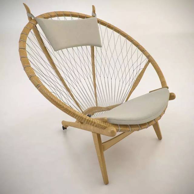 维纳的设计不放过任何一个细节,椅子上两个突出的部分形如牛角,增添了