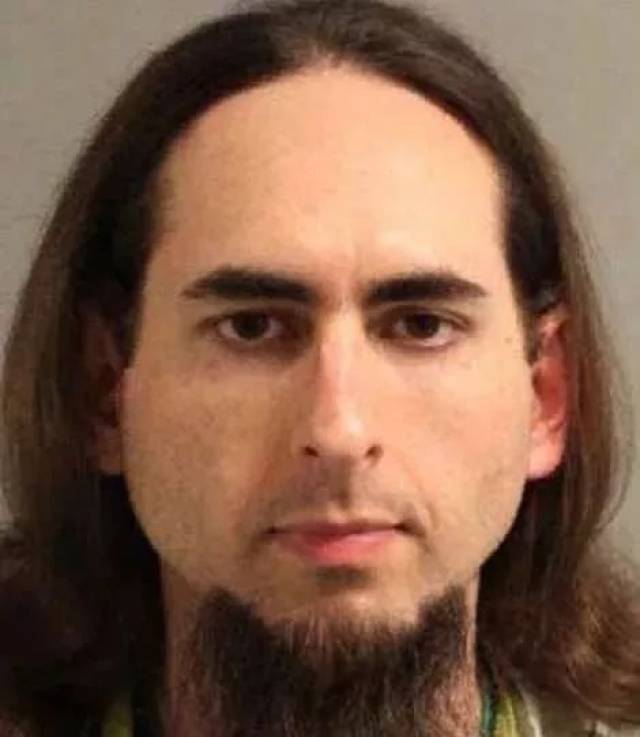 “我骚扰女性但我是好男人，媒体曝光我的短处，那我就杀了记者”