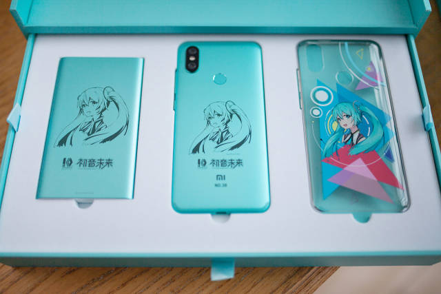 小米6x初音未来限量版开箱体验:很惊艳