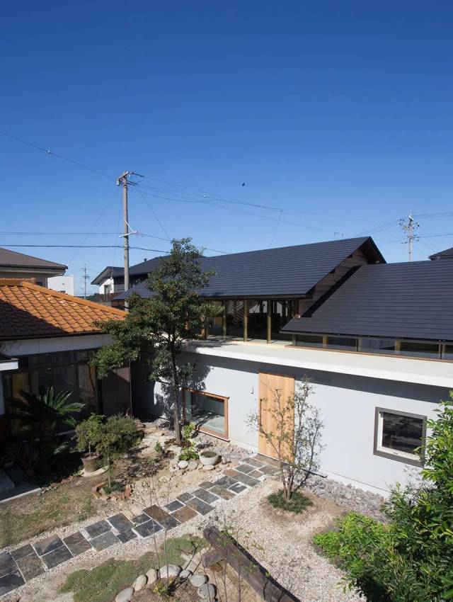 和屋顶最亲密的接触 ni住宅,日本爱知县 1-1 architects