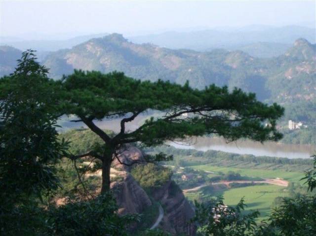 看梧州最美风景,中国罕见低海拔云海日出地——藤县石表山风景区