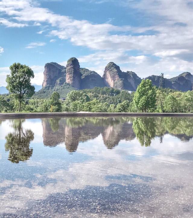 去鹰潭龙虎山的旅行,也是我第一次去江西的旅行.