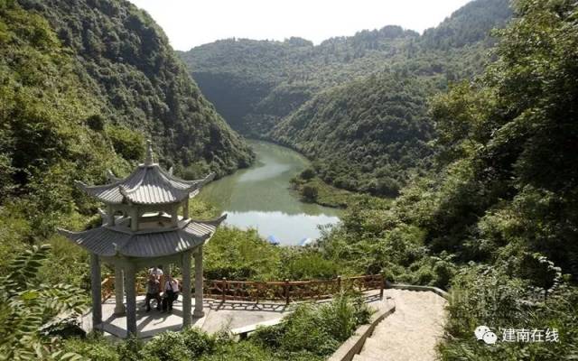 腾龙洞 彭一新/摄中国利川网讯(全媒记者 李锟)6月29日,利川市旅游年