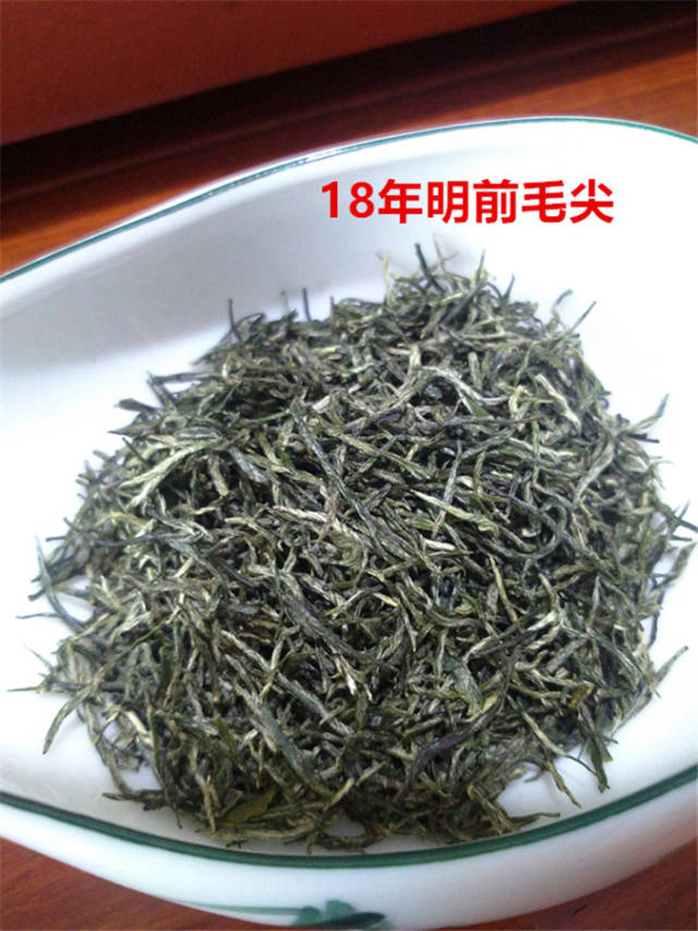 形状观察:主要从茶叶的 条索,嫩度,光彩,净度几方面.