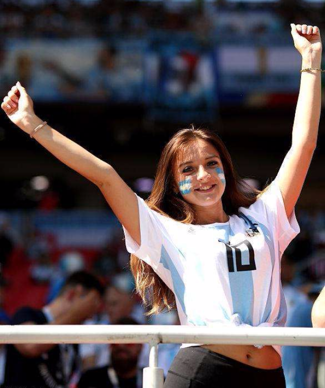 世界杯10大最美女球迷!日本美女清纯可爱 沙特美女很神秘!