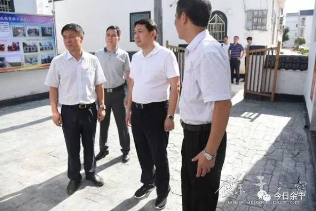胡伟陪同丁晓胜在余干县调研宣传思想文化工作