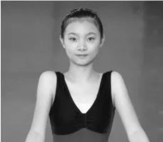 舞蹈小课堂:肩的训练组合