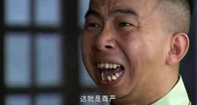 同样是扮丑,网红嘟嘟姐一夜成名惹争议,而他