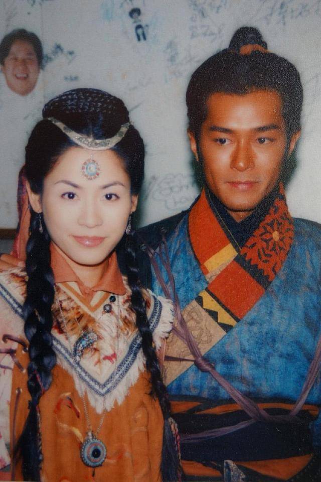 古天乐时隔多年再和萱萱合作,满满的回忆杀,"白古"变"黑古"