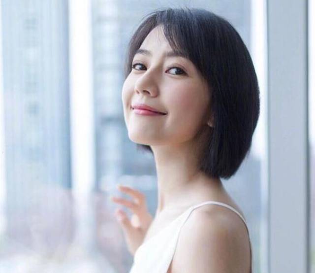 从普通女星转变为女神,高圆圆这头经典短发,为她立下了汗马功劳