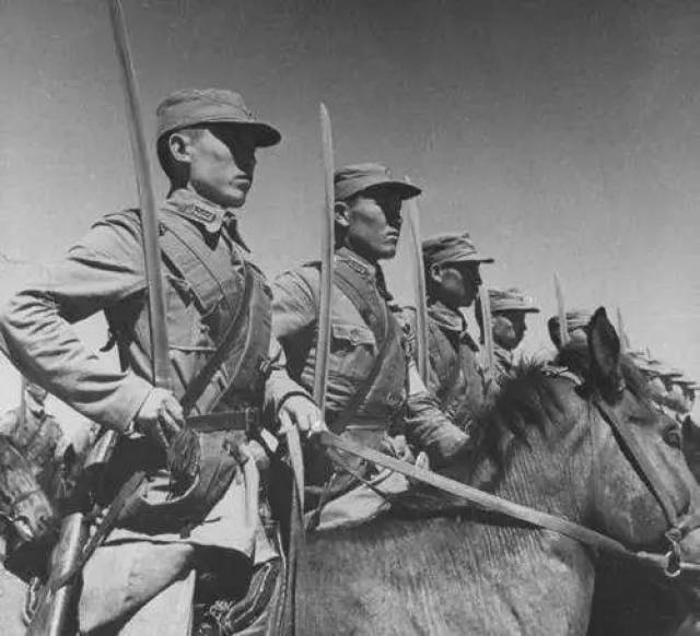 1937年7月,日本帝国主义发动全面的侵华战争.